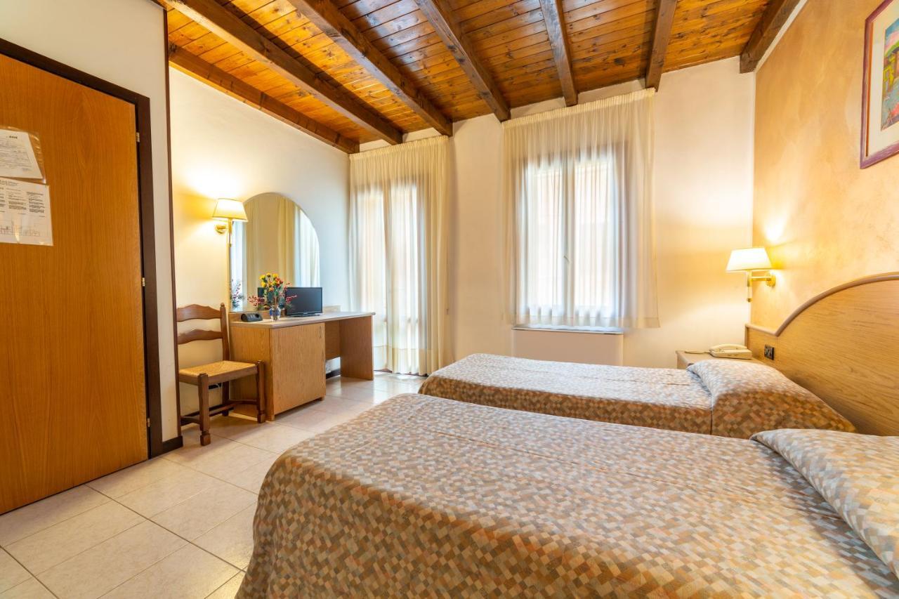 Albergo Ristorante Leon D'Oro Эсте Экстерьер фото